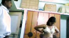 Rata peluda e mamas enormes da Mulher Indiana de Chennai num vídeo de sexo oral 7 minuto 00 SEC
