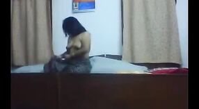 Tante Desis versteckte Kamera fängt eine heiße Sexszene ein 2 min 20 s