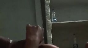 Video MMC de un oficinista cachondo que hace una mamada intensa y monta su polla 3 mín. 10 sec