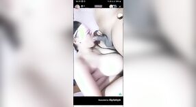 India muncrat bhabhi seneng jinis telpon karo kekasihé ing acara obrolan intim 16 min 10 sec