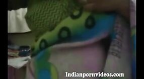 南インドのバビの大きなお尻は、自家製のビデオでそれに値する注目を集めています 1 分 50 秒
