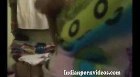 Pantat besar bhabi India Selatan mendapat perhatian yang layak dalam video buatan sendiri 0 min 40 sec