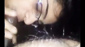 Une étudiante Vanga fait une pipe sensuelle dans une vidéo porno indienne 1 minute 50 sec