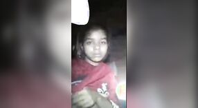 Een Desi meisje exposes haar XXX lichaam op camera voor een man om te kijken in een MMS video 1 min 40 sec