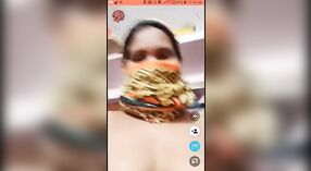 Indiase bhabhi pronkt met haar naakte lichaam op live cam 2 min 20 sec