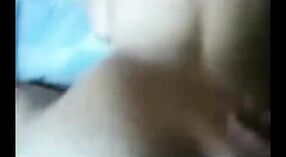 దేశీ ఇండియన్ గర్ల్ ఫ్రెండ్ కౌగర్ల్ పొజిషన్‌లో కొట్టబడుతుంది 0 మిన్ 0 సెకను