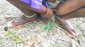 భారతీయ జంట గ్రామంలో బహిరంగ సెక్స్ ఆనందిస్తారు 7 మిన్ 00 సెకను