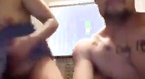 ニューヨークのNRIインディアンカップルはカメラに蒸し暑い寝室のセックスをしています 12 分 40 秒