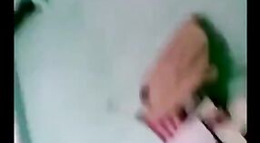 கல்லூரி இந்தியப் பெண் தனது புண்டையை தனது கொம்பு காதலனால் துடிக்கிறாள் 7 நிமிடம் 20 நொடி