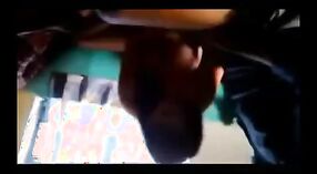 कॉलेज बॉयफ्रेंड एक गरम भारतीय मुलीसह त्याच्या काकूवर फसवणूक करतो 7 मिन 50 सेकंद