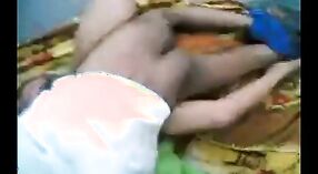 చీరలో హైదరాబాద్ భార్య తన భాగస్వామి చేత కఠినంగా ఉంటుంది 2 మిన్ 20 సెకను