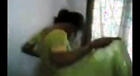 Haydarabad eş içinde bir sari gets roughed yukarı tarafından ona partner 4 dakika 00 saniyelik
