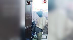 Quente Marria Sen modelo mostra seus peitos grandes em vídeo 2 minuto 00 SEC