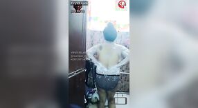 Quente Marria Sen modelo mostra seus peitos grandes em vídeo 2 minuto 30 SEC