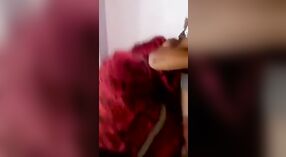 Bhabhi's sensual blowjob is sure to leave you breathless 5 min 40 sec