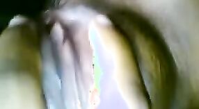 Mallu girl ' s selfie avontuur met anaal spelen 17 min 50 sec