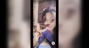 Pasangan sing apik banget seneng sesi tango sing sensual 0 min 0 sec