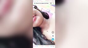 Hiệu Suất Gợi cảm của Bhabhi Trong D Cpl Premium Live 1 tối thiểu 10 sn