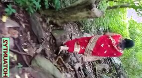 Desi kız ormanda dövülerek alır 0 dakika 50 saniyelik