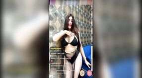 Live with Rivika Mani: Pertunjukan yang Panas dan Beruap 0 min 0 sec