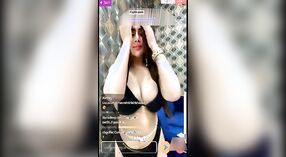 Live with Rivika Mani: Pertunjukan yang Panas dan Beruap 10 min 50 sec