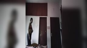 Nascosto Tamil Moglie catturato in stretto carcere 5 min 20 sec