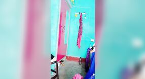 Super Hot Babe in a Sensual Sari Show 1 min 10 sec