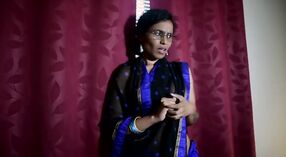 Indian sex teacher gets off on camera in Hindi 1 min 50 sec
