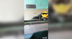 Aunty nemu nakal karo wong enom ing video akeh uwabe 4 min 10 sec