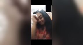 Chica Súper Cachonda se Masturba hasta el Orgasmo 2 mín. 30 sec