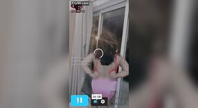 Gorący model Marria Sen widać od jej duży cycki w to steamy wideo 4 / min 20 sec