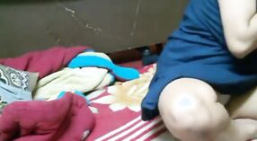 Tanu bhabhi se entrega a intensa atividade sexual no azul 15 minuto 00 SEC