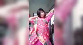 Dễ Thương Desi Châu á Trong Một Sexy Sari 0 tối thiểu 30 sn