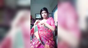 Lindo Desi Asiático en un Sari Sexy 0 mín. 40 sec