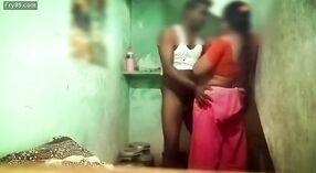 Sexe dans la salle de bain avec une femme tamoule qui aime tromper son homme 1 minute 50 sec