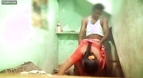 Kamar mandi seks karo Tamil lady sing tresna kanggo ngapusi ing wong 3 min 00 sec