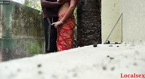 Sexe en plein air avec un Bhabi solitaire dans le Village 2 minute 50 sec