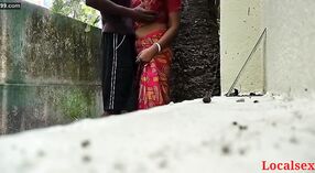 Seks di luar ruangan dengan Bhabi yang kesepian di desa 3 min 40 sec