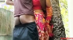 Seks di luar ruangan dengan Bhabi yang kesepian di desa 8 min 40 sec