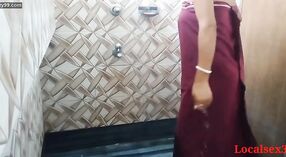 赤毛のインドのバビは、蒸し暑い浴室のセックスにふける 0 分 0 秒