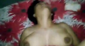 Bhabhi带有巨大的乳房进行蒸蒸日上的性爱 4 敏 00 sec