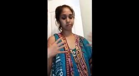 Bhabhi indien devient méchant dans la vidéo de doodhwali 2 minute 30 sec