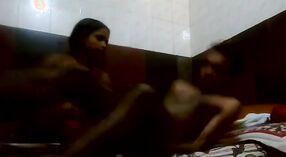 Kolej kız içinde Mumbai yakalandı üzerinde gizli kamera 1 dakika 20 saniyelik
