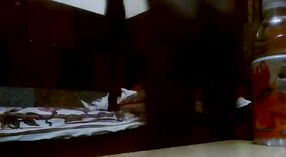 Студентку колледжа в Мумбаи засняли на скрытую камеру 10 минута 20 сек