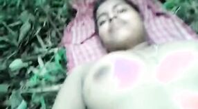 Seks na świeżym powietrzu ze studentem z Bihar 3 / min 40 sec