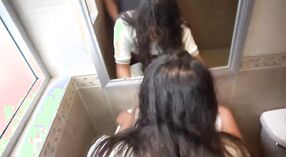 Desi collegio teen prende cattivo in il bagno 5 min 20 sec