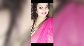 Chubby Bhabhi nuduhake kurva ing acara TV langsung 2 min 50 sec