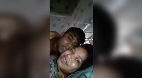 Bela Bengali esposa fala sujo durante o sexo apaixonado 0 minuto 0 SEC