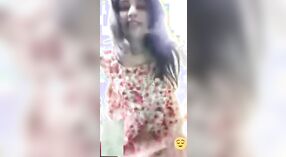 Desi bhabi'nin sevimli ve seksi vücudu 1 dakika 00 saniyelik