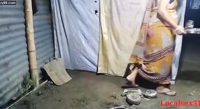 Desi Indian Bhabi被她的丈夫殴打 7 敏 50 sec